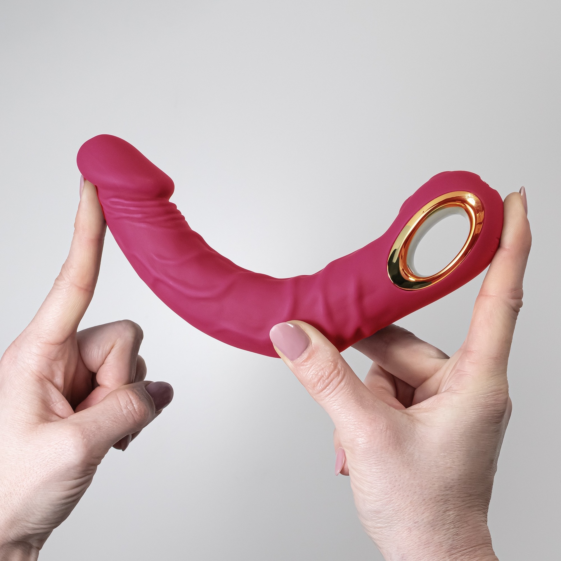 Crushious Magnus Bend vibratore realistico flessibile 22,5 cm