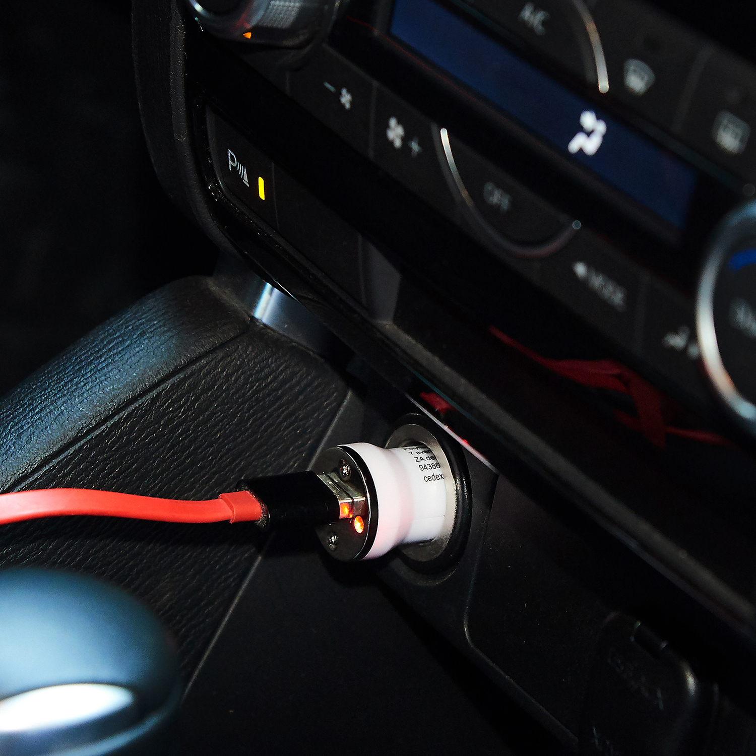 Tekmee Car Charger Double USB caricabatterie auto 12/24V