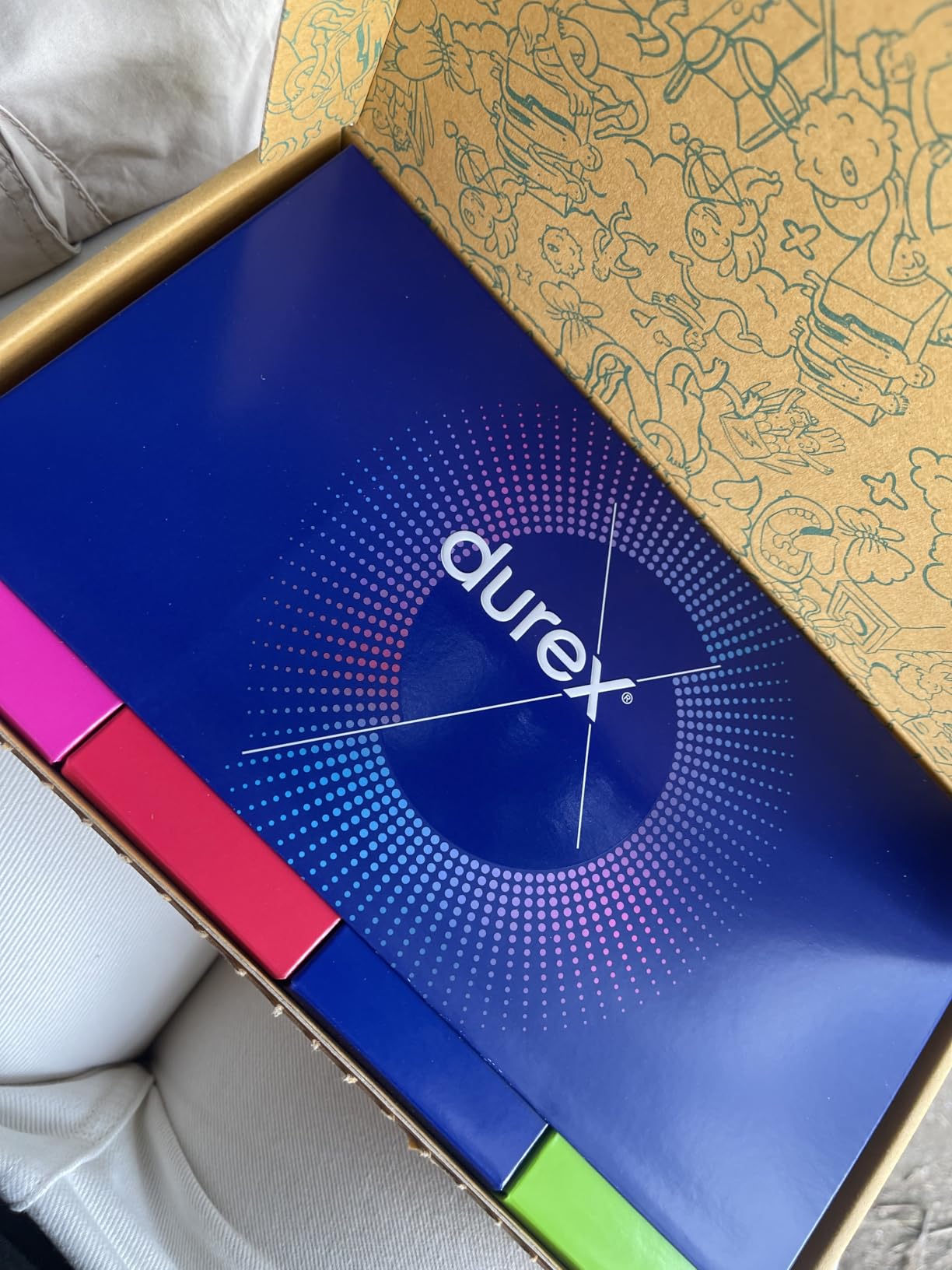 Durex Surprise Me preservativi assortiti 40 pz rilievi