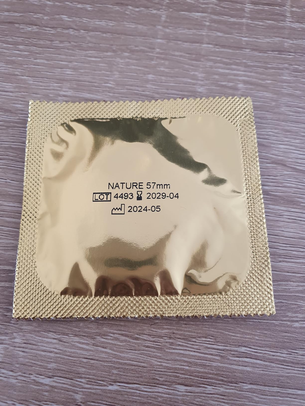AMOR Nature 57 mm preservativi 100 pezzi trasparenti