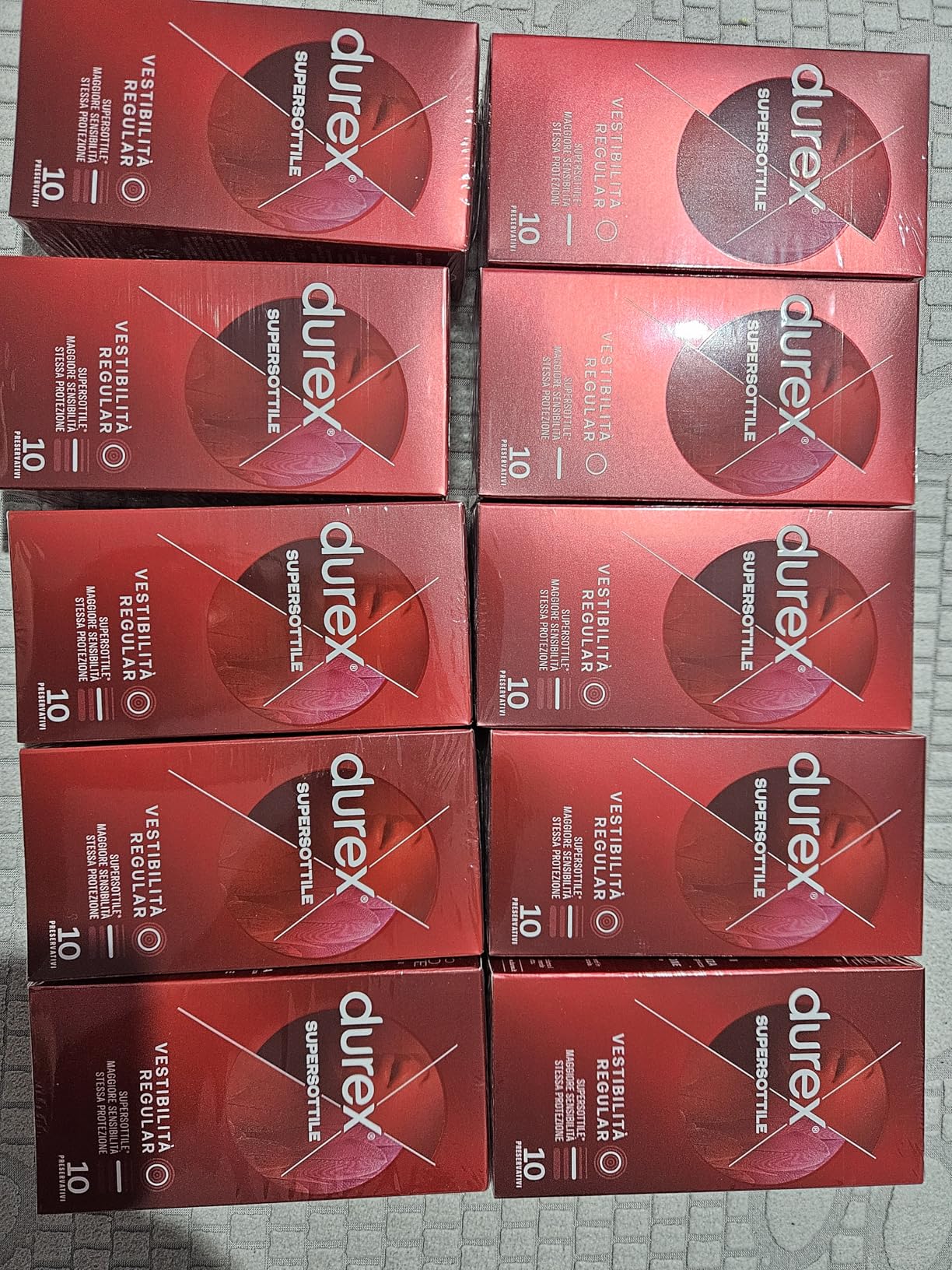 Durex SuperSottile preservativi 12 pezzi + calzini