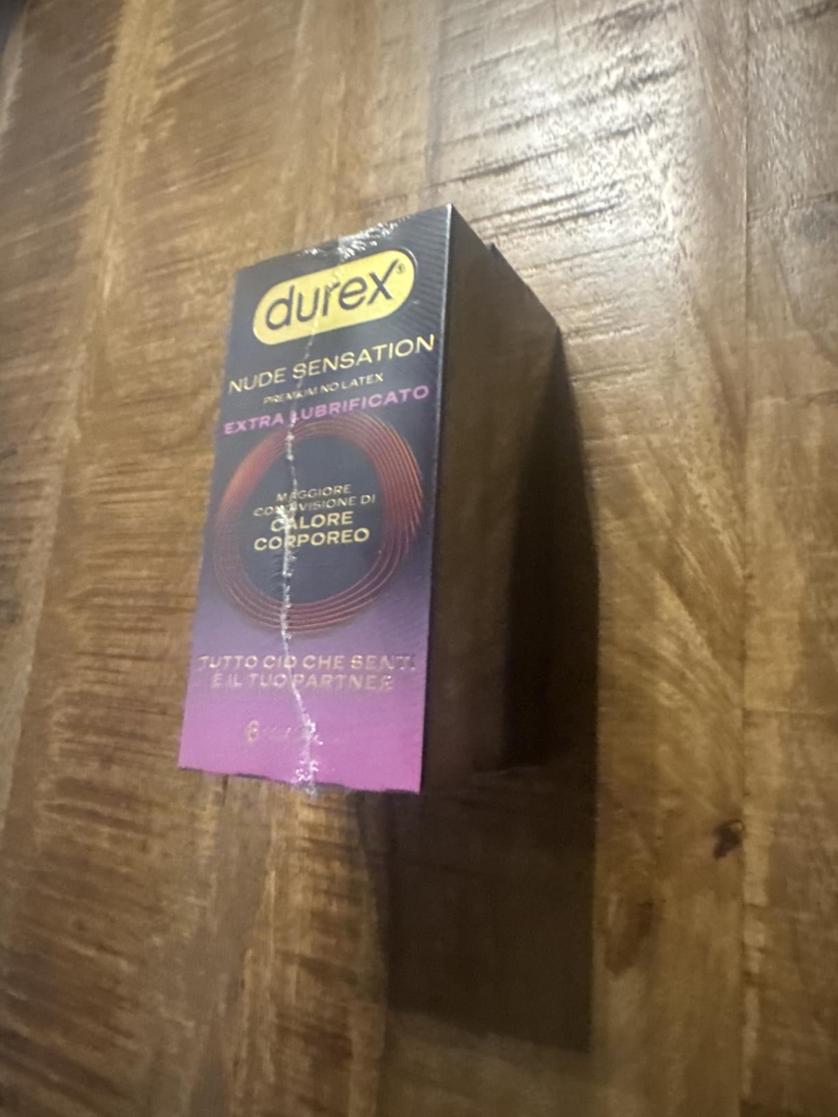 Durex Nude Sensation Preservativi 12 Pezzi + Calzini Nitrile