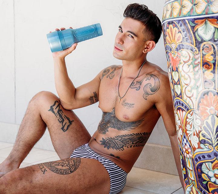 Fleshjack Boys Ricky Roman masturbatore anale Dolce