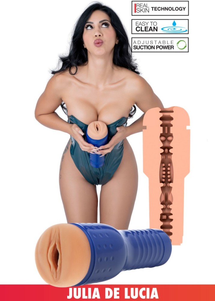 Private Julia De Lucia masturbatore torcia vagina in TPR