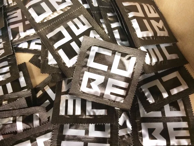 Preservativi personalizzati logo foil 48 pezzi marketing