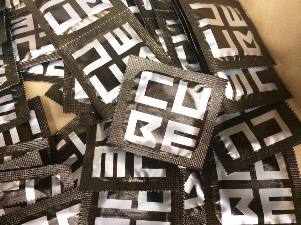 Preservativi personalizzati logo foil 48 pezzi marketing