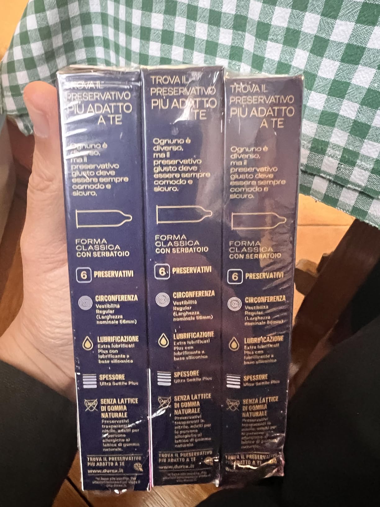 Durex Nude Sensation Preservativi 12 Pezzi + Calzini Nitrile